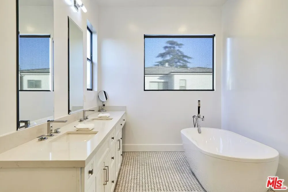 18911 HATTERAS STREET Tarzana, CA 91356