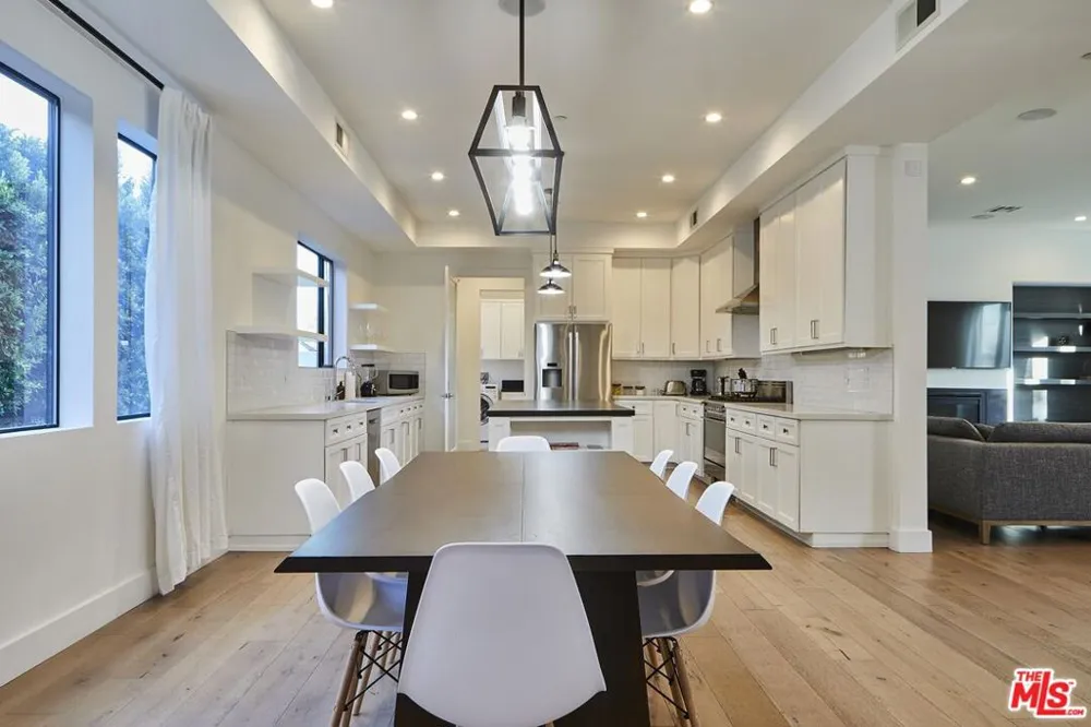 18911 HATTERAS STREET Tarzana, CA 91356