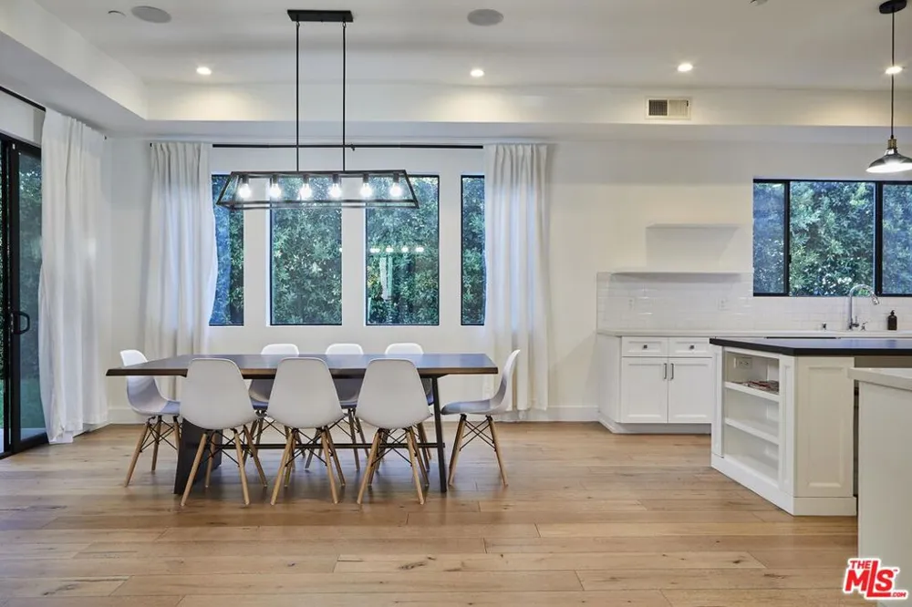 18911 HATTERAS STREET Tarzana, CA 91356