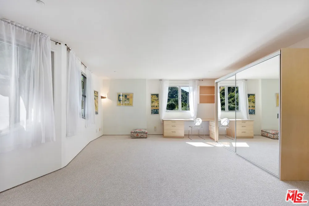 9976 Westwanda Drive Beverly Hills, CA 90210