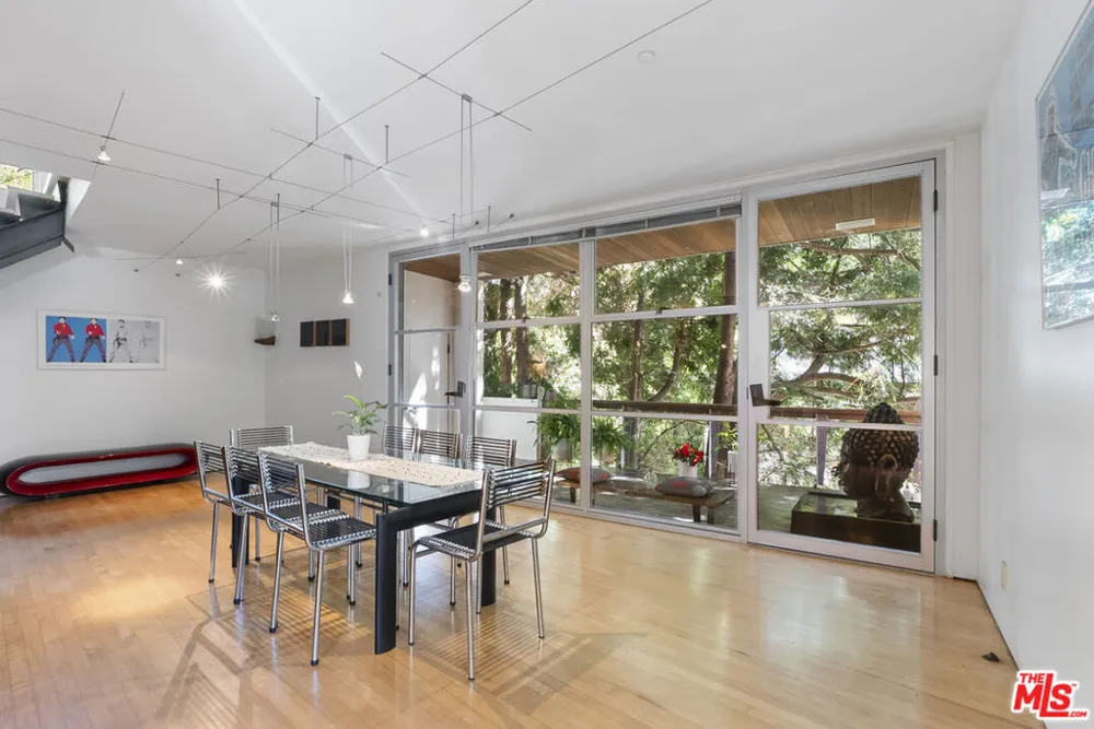 9976 Westwanda Drive Beverly Hills, CA 90210