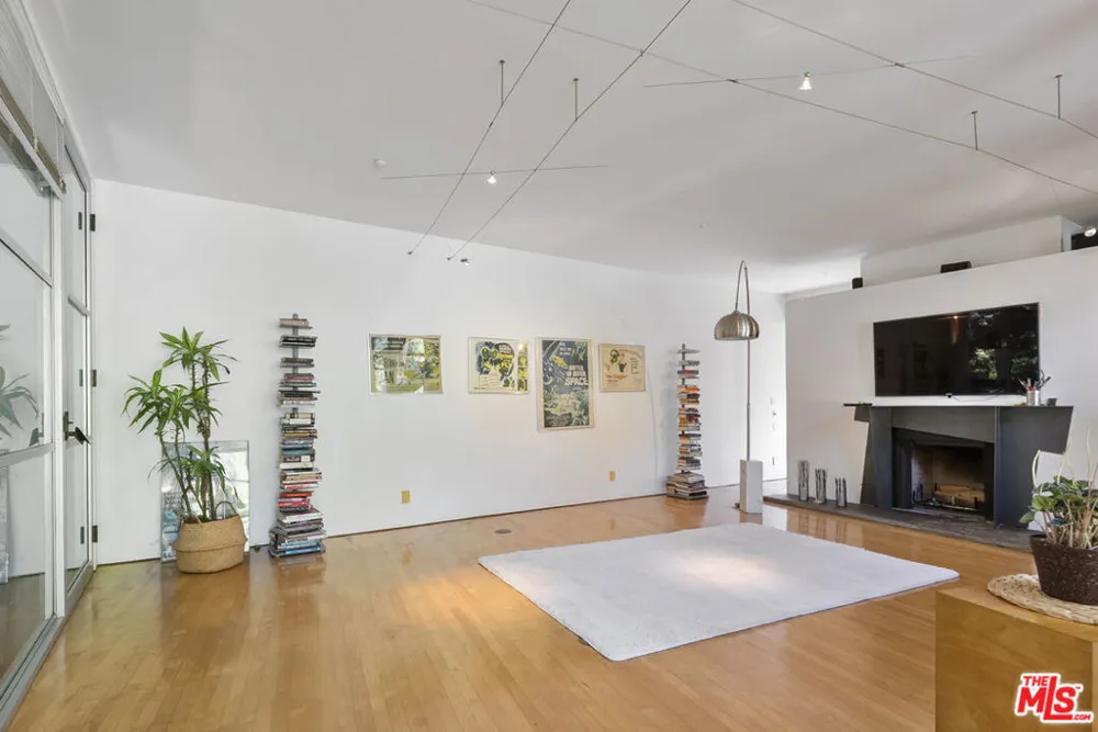 9976 Westwanda Drive Beverly Hills, CA 90210