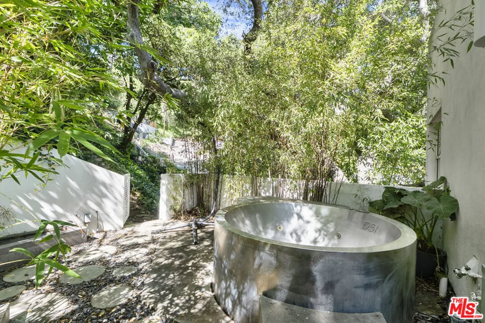 9976 Westwanda Drive Beverly Hills, CA 90210