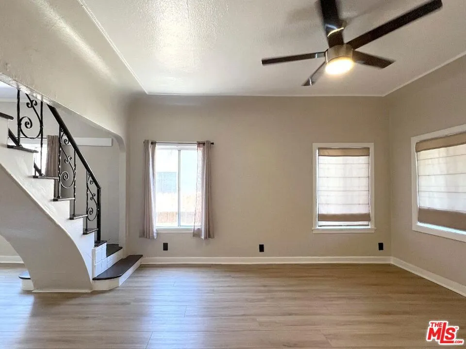5325 2nd Avenue Los Angeles, CA 90043