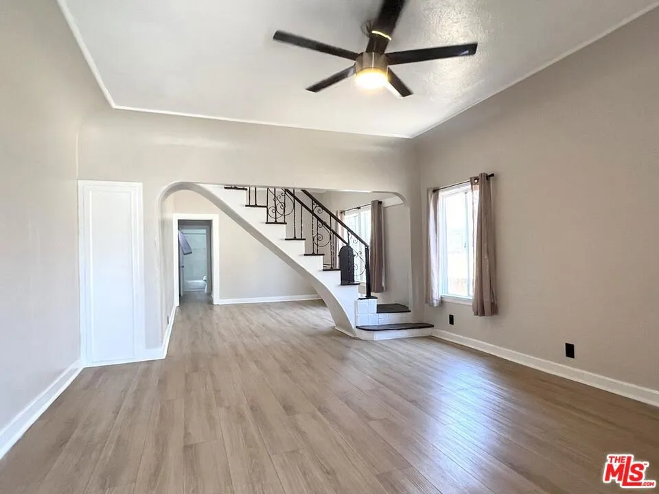 5325 2nd Avenue Los Angeles, CA 90043