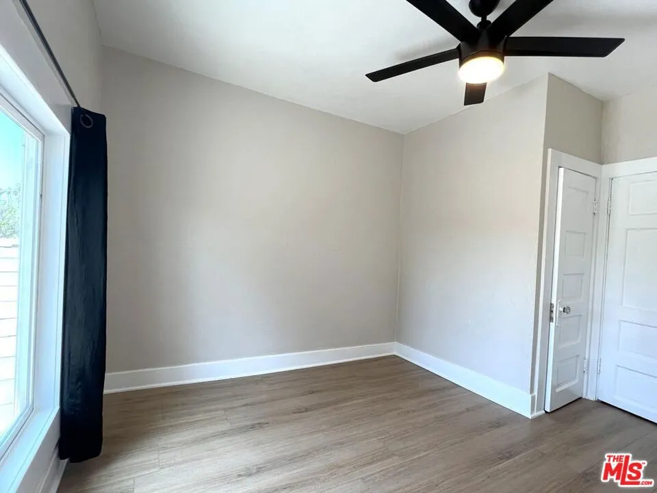 5325 2nd Avenue Los Angeles, CA 90043