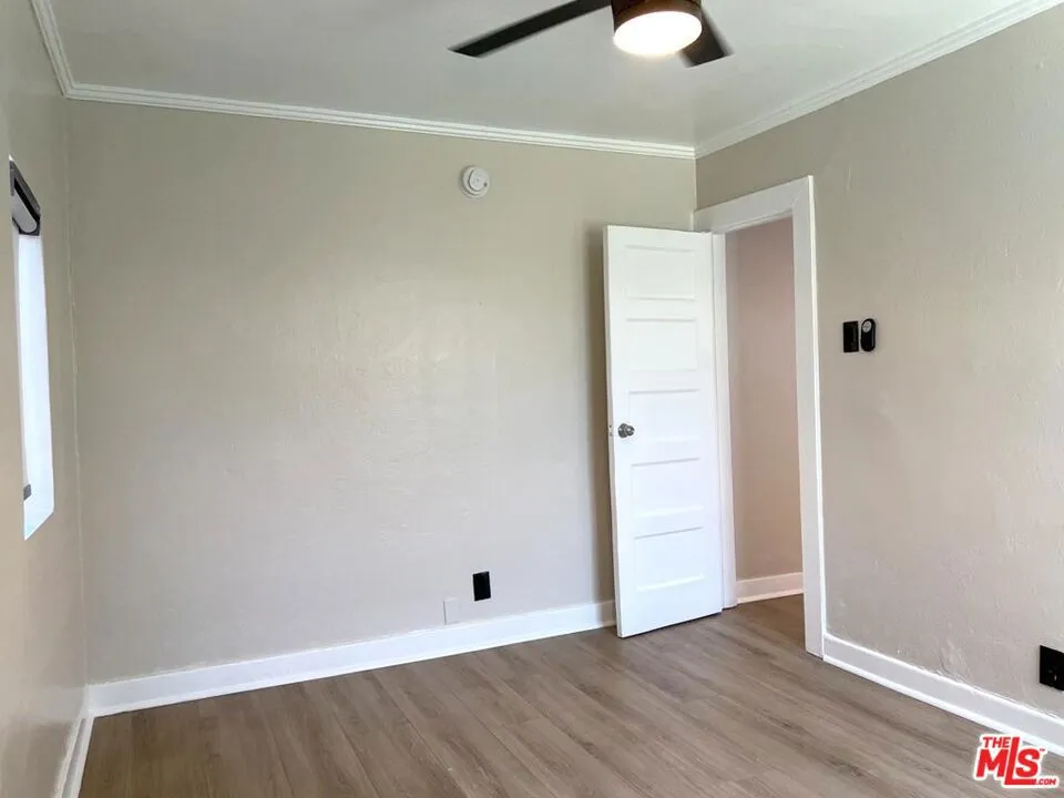 5325 2nd Avenue Los Angeles, CA 90043