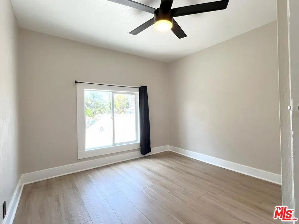 5325 2nd Avenue Los Angeles, CA 90043