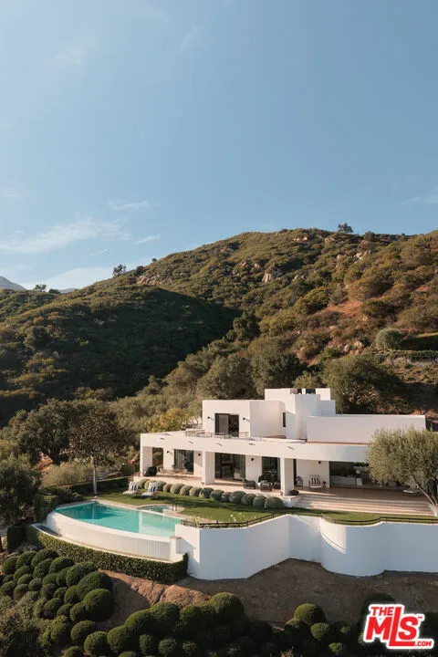 1130 E Mountain Drive Montecito, CA 93108