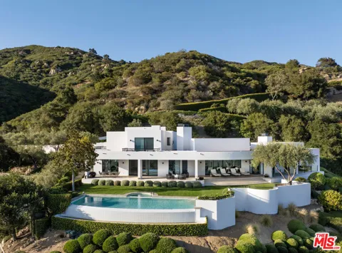 1130 E Mountain Drive
