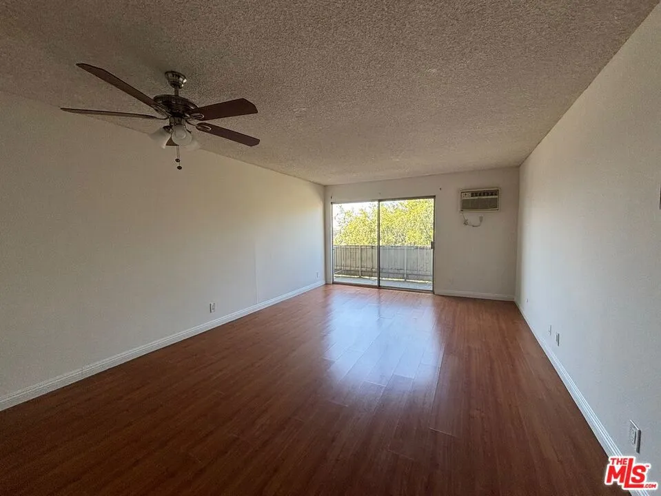 124 Oxford Avenue Los Angeles, CA 90004