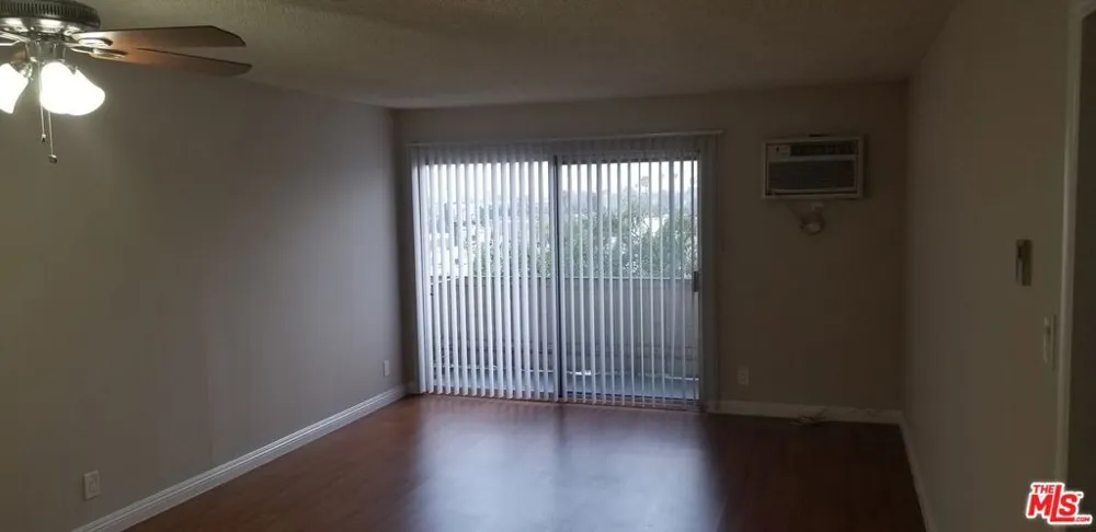124 Oxford Avenue Los Angeles, CA 90004