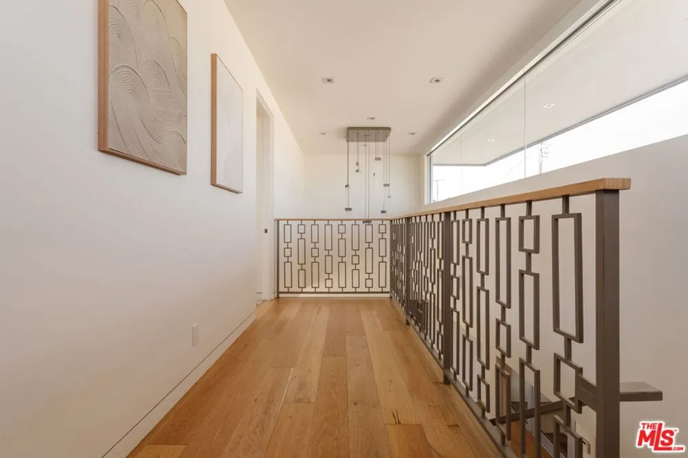 3642 Beverly Ridge Drive Sherman Oaks, CA 91423