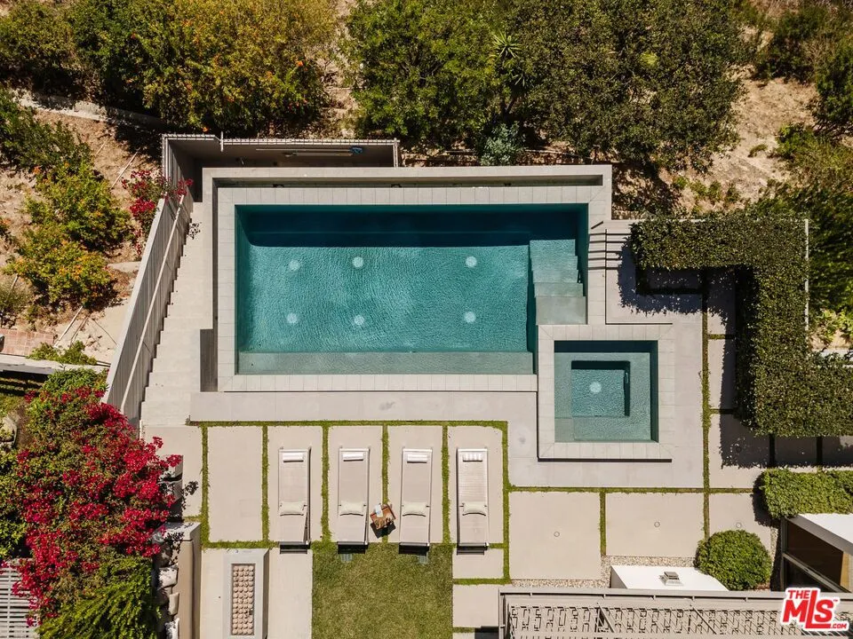 3642 Beverly Ridge Drive Sherman Oaks, CA 91423