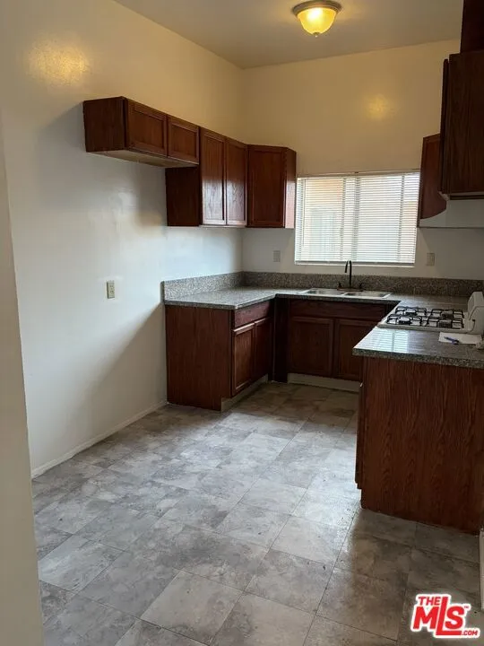510 W Hyde Park Boulevard #6 & 9 Inglewood, CA 90302