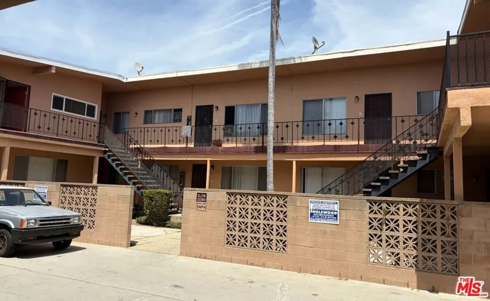 510 W Hyde Park Boulevard #6 & 9 Inglewood, CA 90302