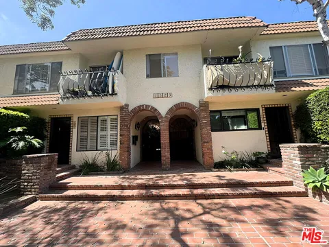1323 S Carmelina Avenue #104