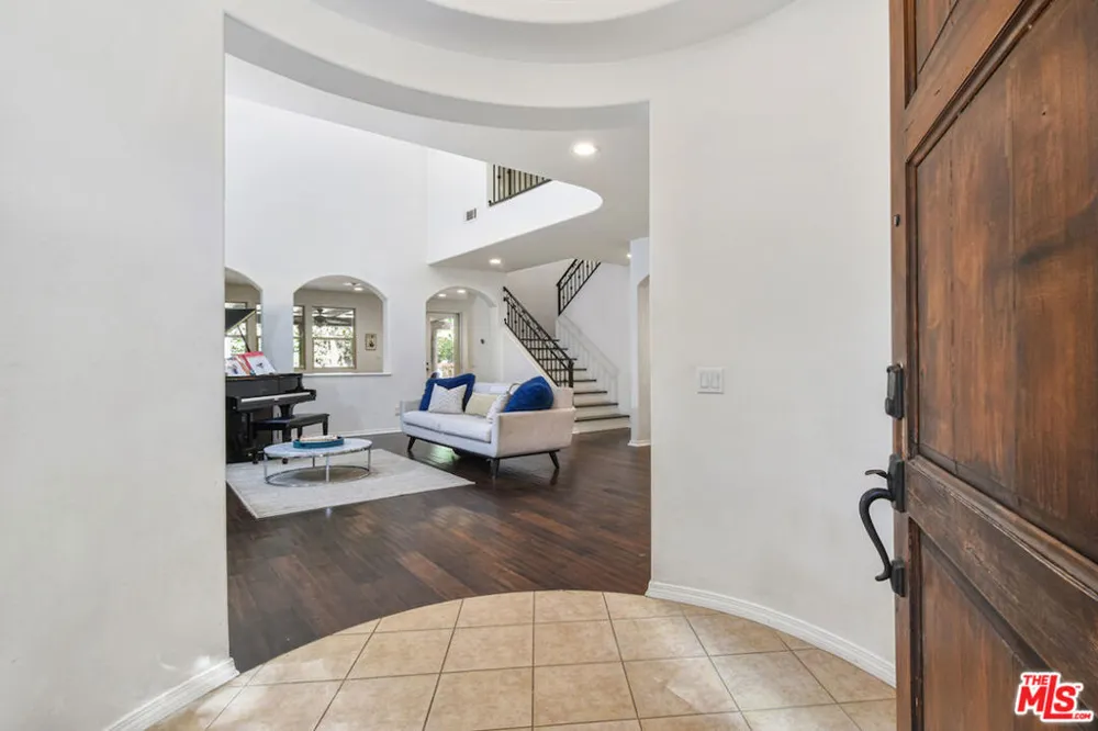 15525 Morrison Street Sherman Oaks, CA 91403