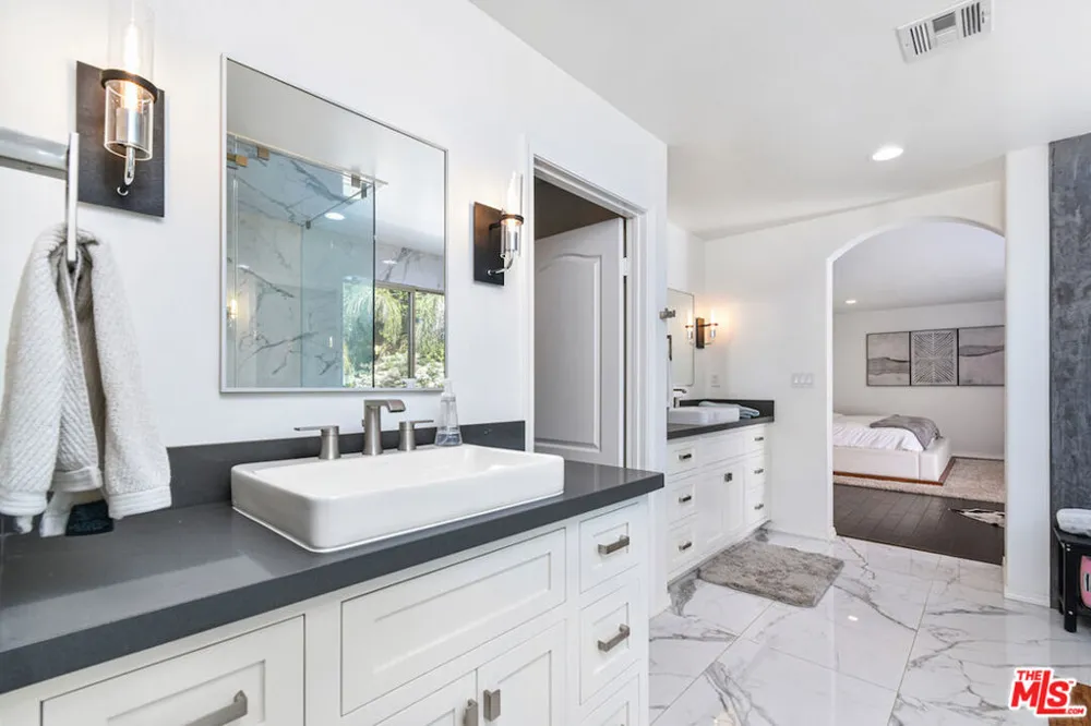 15525 Morrison Street Sherman Oaks, CA 91403