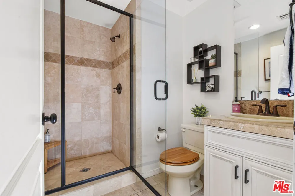 15525 Morrison Street Sherman Oaks, CA 91403