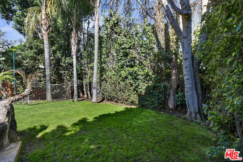 15525 Morrison Street Sherman Oaks, CA 91403