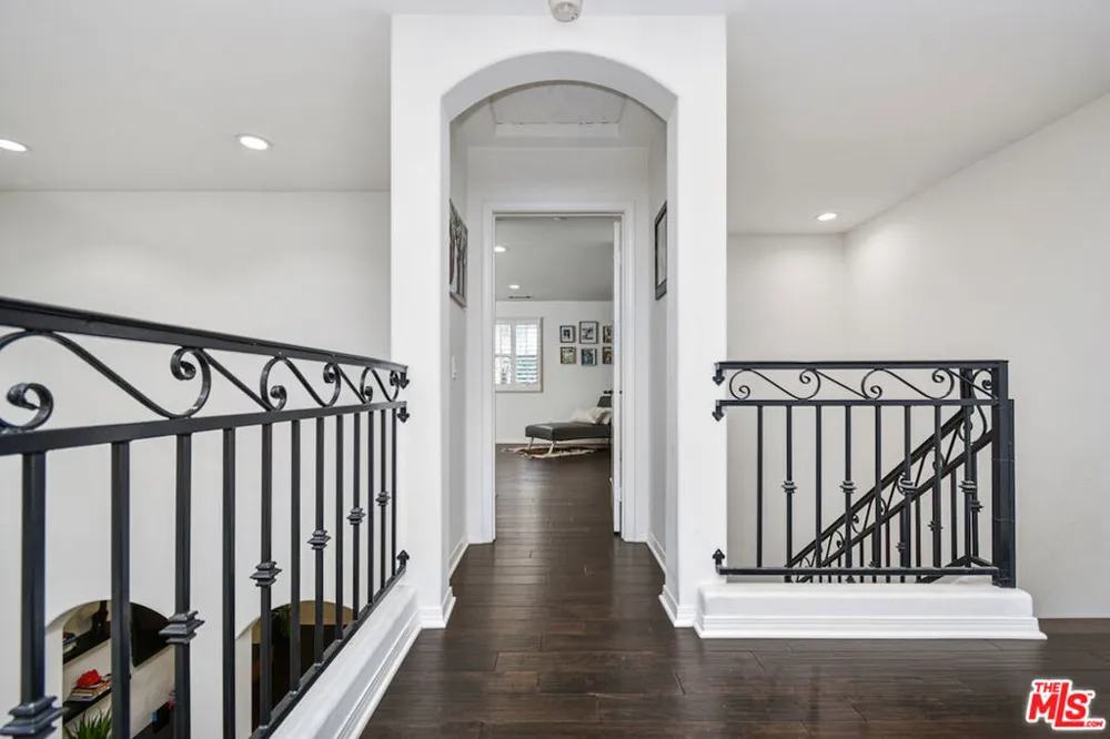 15525 Morrison Street Sherman Oaks, CA 91403