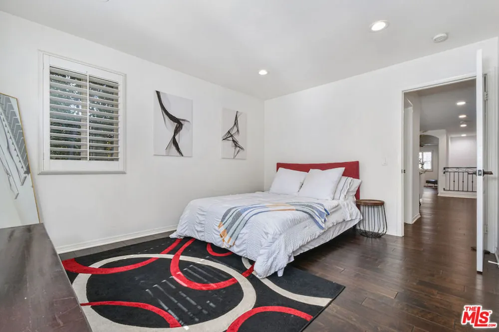 15525 Morrison Street Sherman Oaks, CA 91403