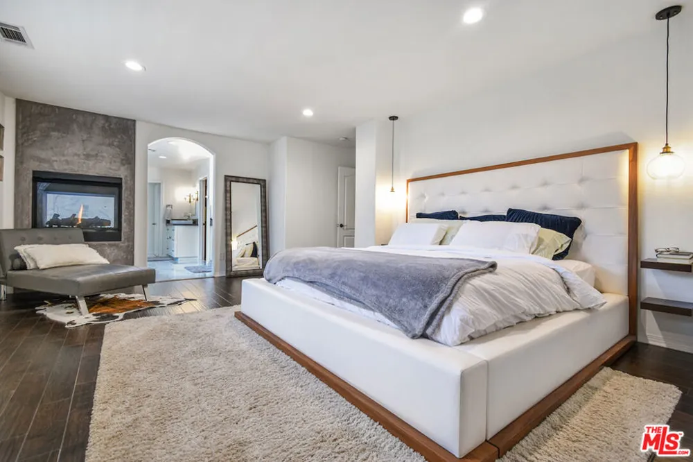 15525 Morrison Street Sherman Oaks, CA 91403