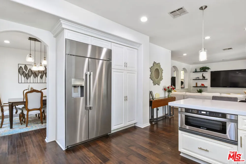 15525 Morrison Street Sherman Oaks, CA 91403