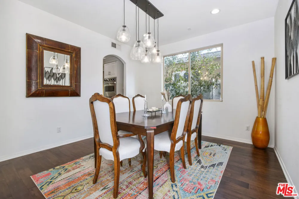 15525 Morrison Street Sherman Oaks, CA 91403