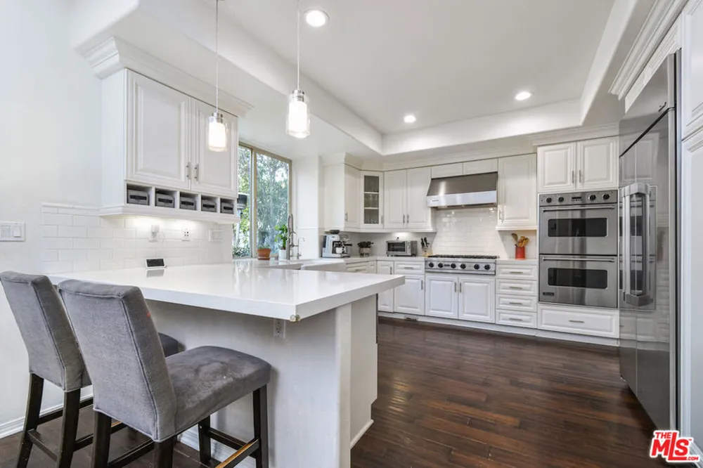 15525 Morrison Street Sherman Oaks, CA 91403