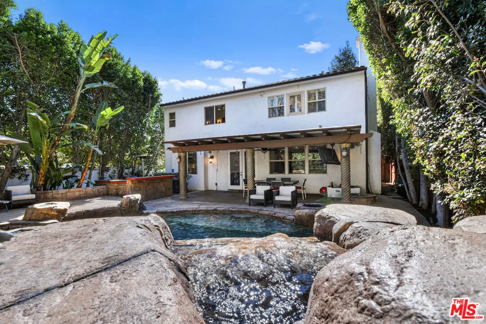 15525 Morrison Street Sherman Oaks, CA 91403