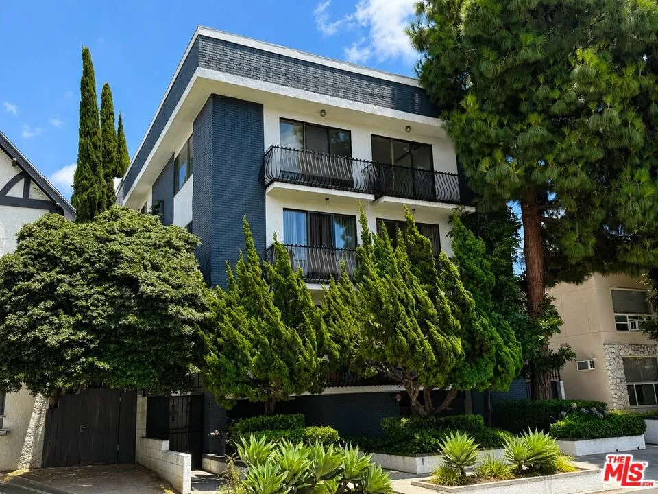 126 Croft Avenue #302 Los Angeles, CA 90048