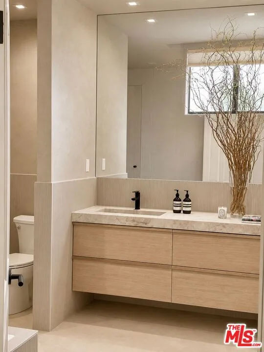 126 Croft Avenue #302 Los Angeles, CA 90048