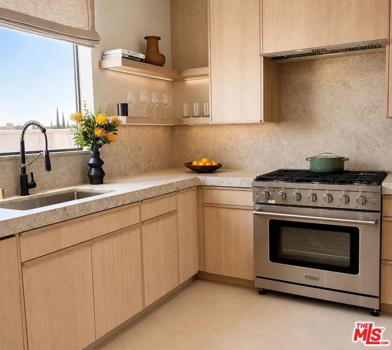 126 Croft Avenue #302 Los Angeles, CA 90048