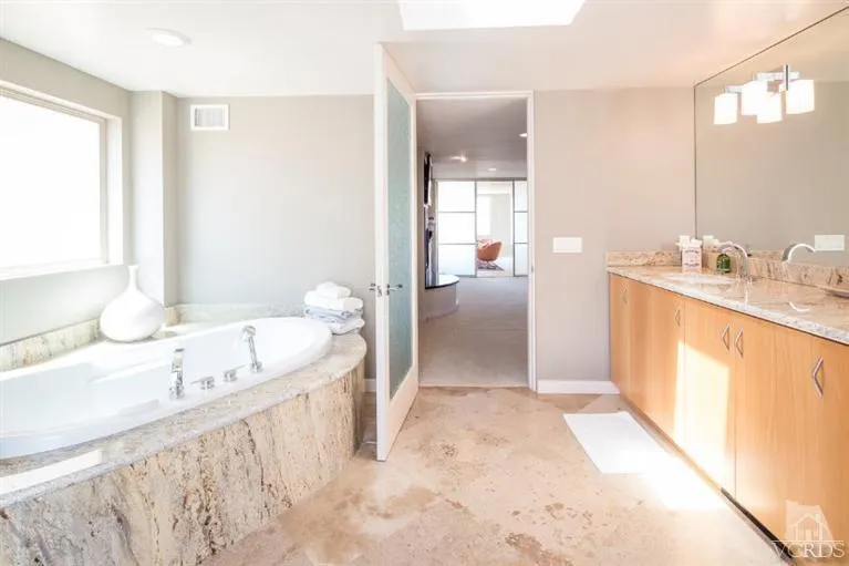 3302 Ocean Drive Drive Oxnard, CA 93035