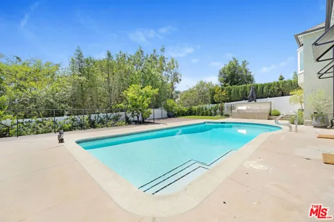 2383 Panorama Terrace