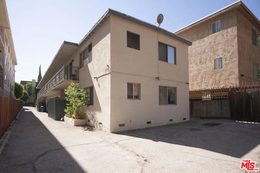 11521 Rochester Avenue #1 Los Angeles, CA 90025