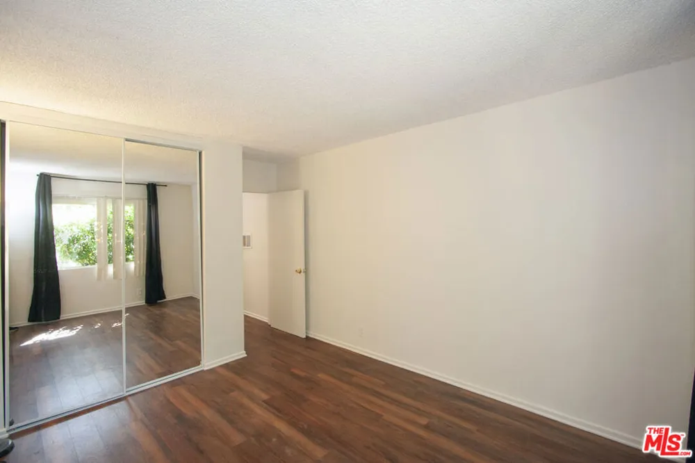11521 Rochester Avenue #1 Los Angeles, CA 90025