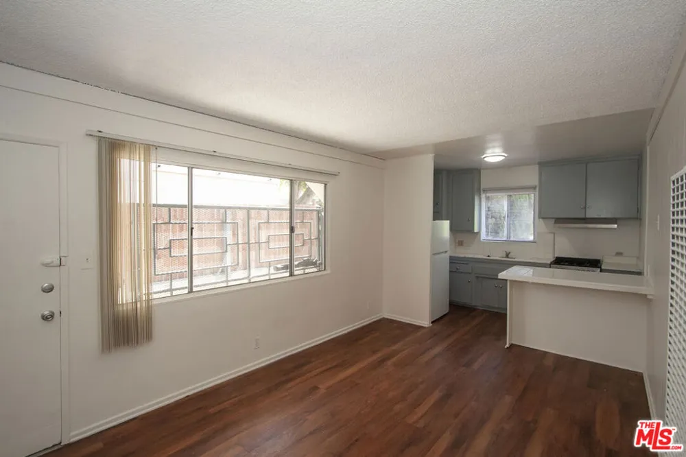 11521 Rochester Avenue #1 Los Angeles, CA 90025