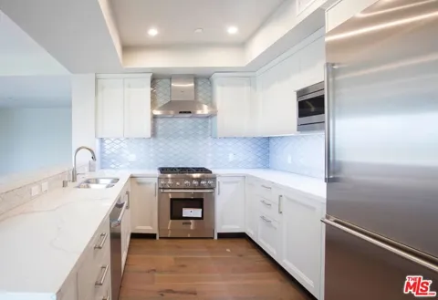 1500 S Beverly Drive #102