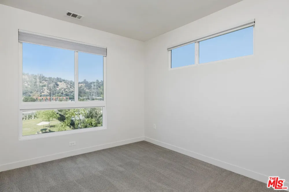 2581 Arvia Street #21 Los Angeles, CA 90065