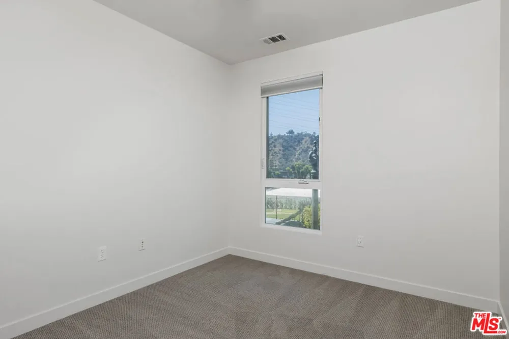 2581 Arvia Street #21 Los Angeles, CA 90065
