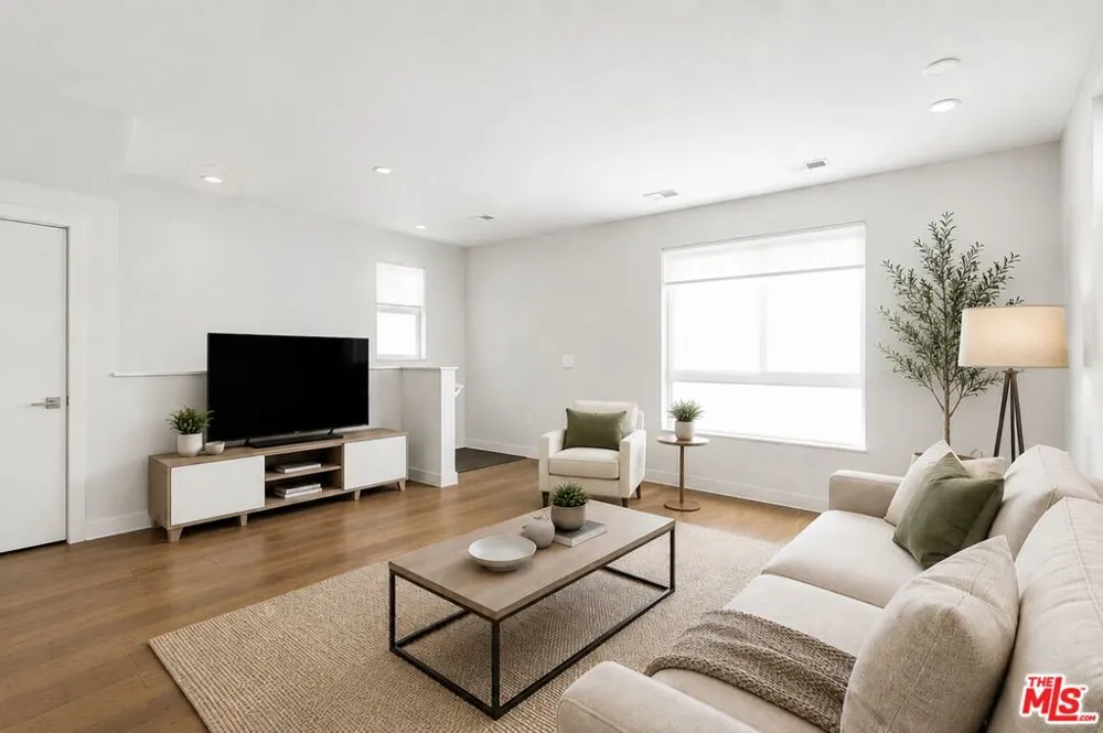 2581 Arvia Street #21 Los Angeles, CA 90065
