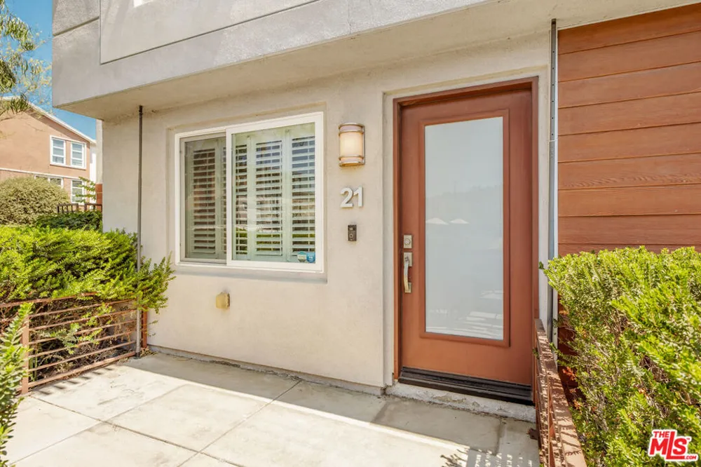2581 Arvia Street #21 Los Angeles, CA 90065