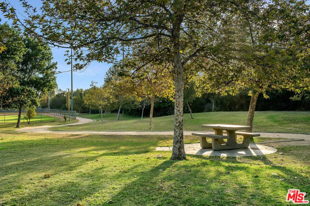 2581 Arvia Street #21 Los Angeles, CA 90065