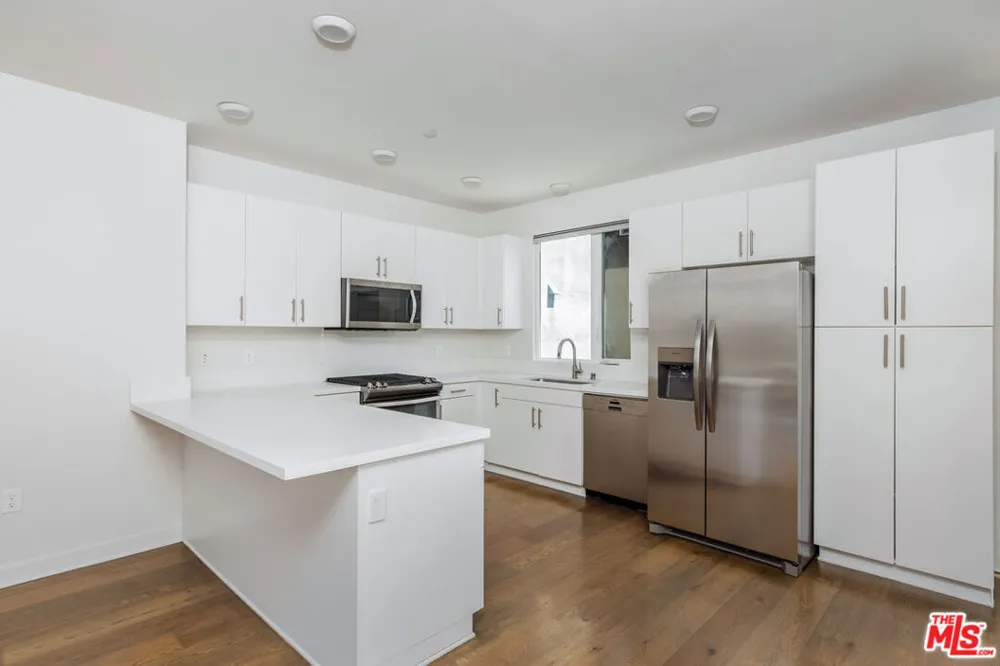 2581 Arvia Street #21 Los Angeles, CA 90065