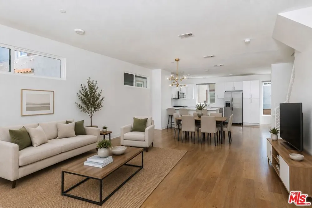 2581 Arvia Street #21 Los Angeles, CA 90065