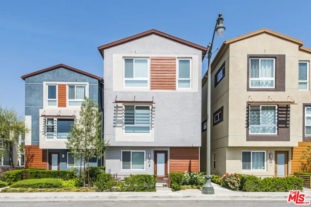 2581 Arvia Street #21 Los Angeles, CA 90065