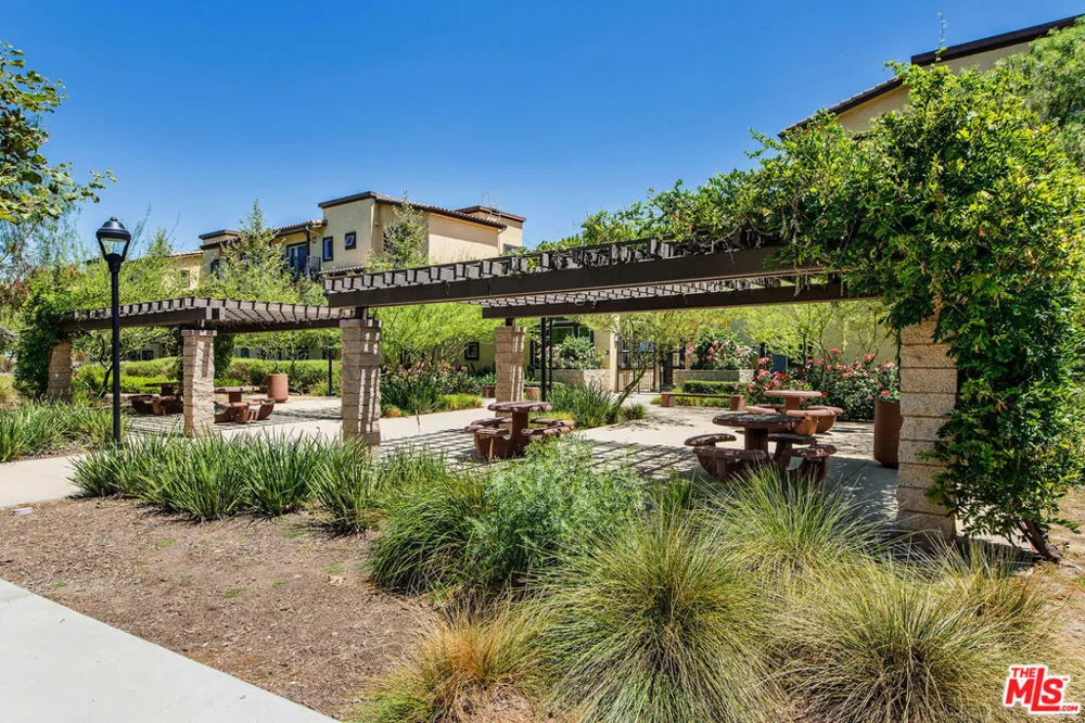 2581 Arvia Street #21 Los Angeles, CA 90065